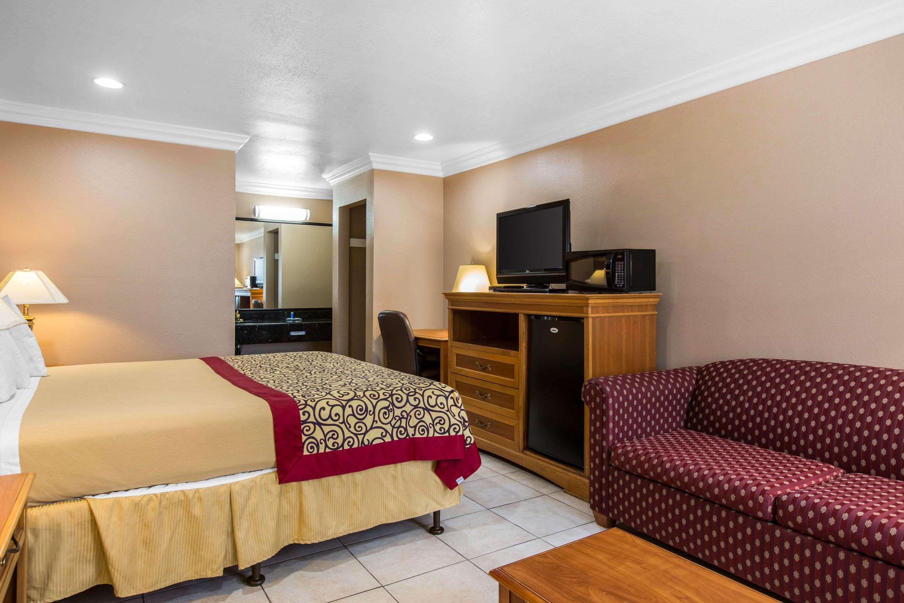 Rodeway Inn Cypress Ngoại thất bức ảnh