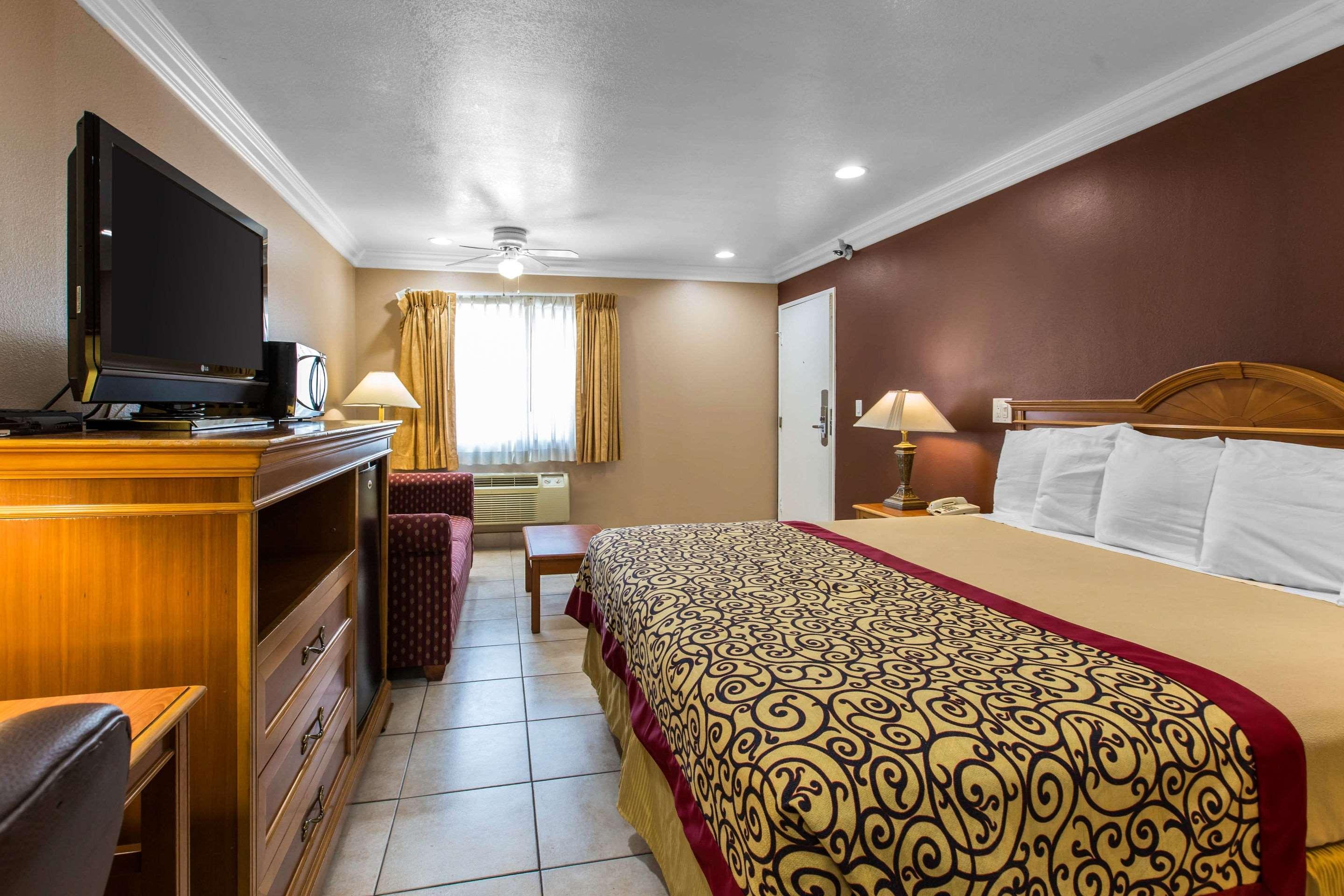 Rodeway Inn Cypress Ngoại thất bức ảnh