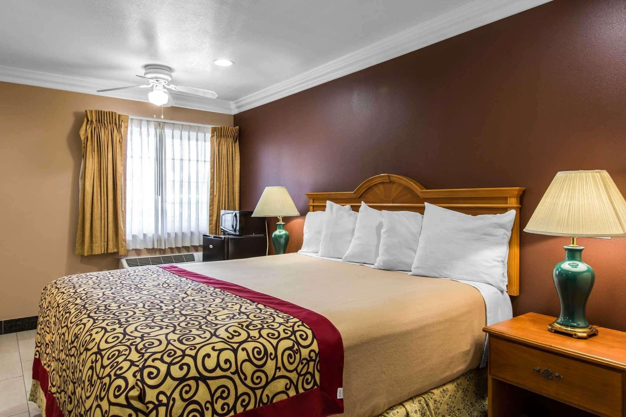 Rodeway Inn Cypress Ngoại thất bức ảnh