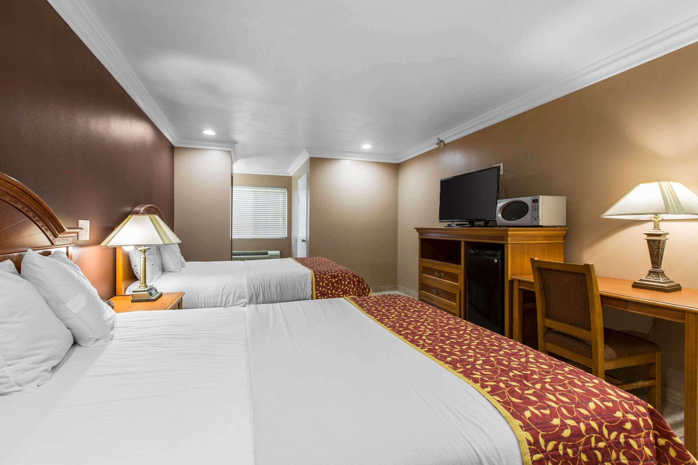 Rodeway Inn Cypress Ngoại thất bức ảnh