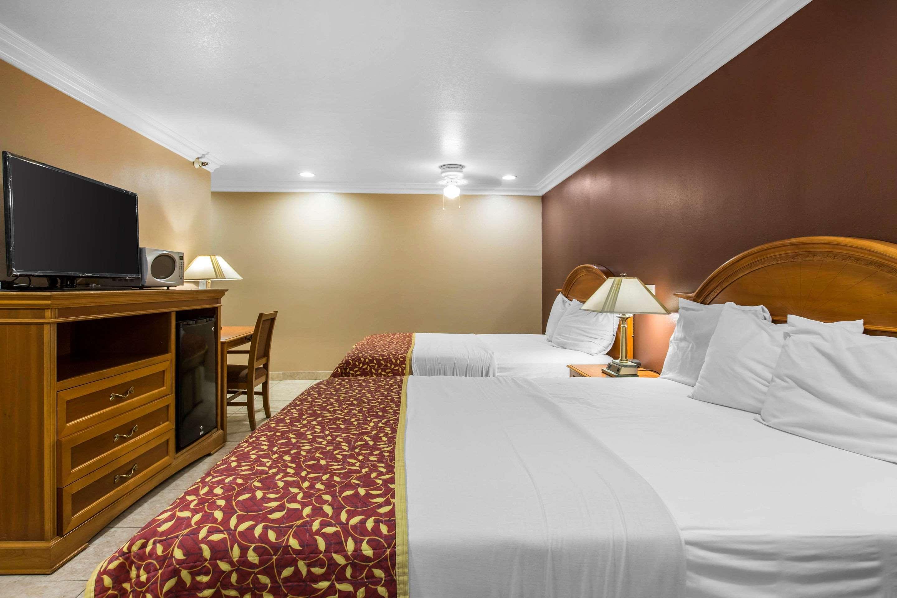 Rodeway Inn Cypress Ngoại thất bức ảnh