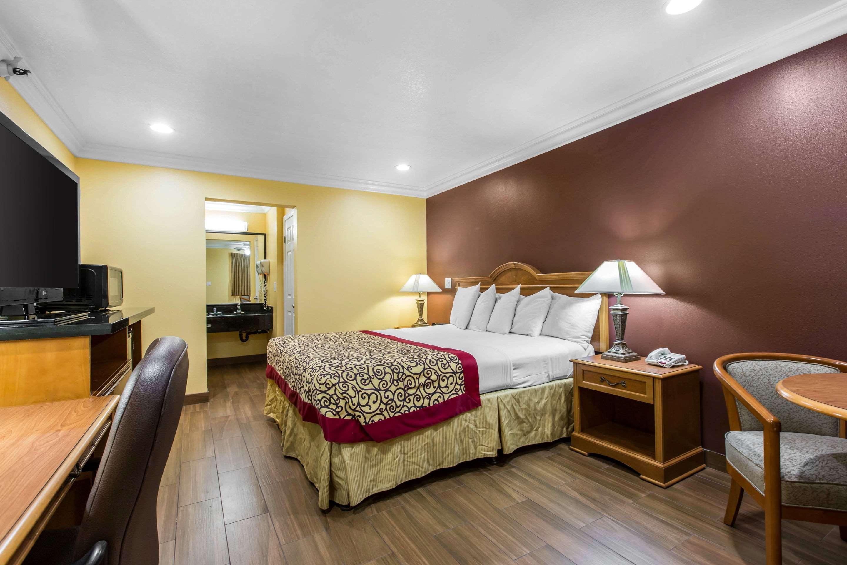 Rodeway Inn Cypress Ngoại thất bức ảnh