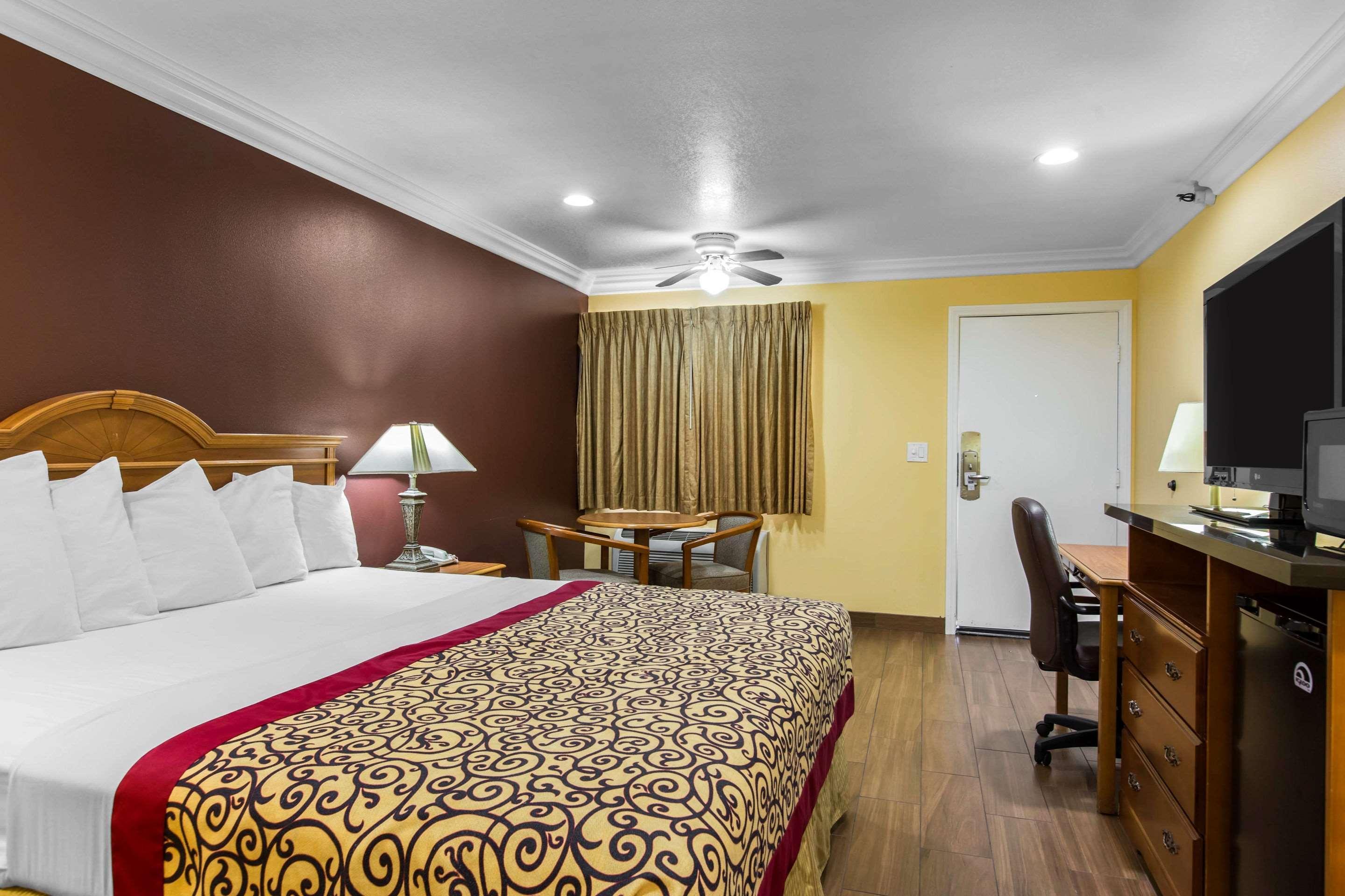 Rodeway Inn Cypress Ngoại thất bức ảnh