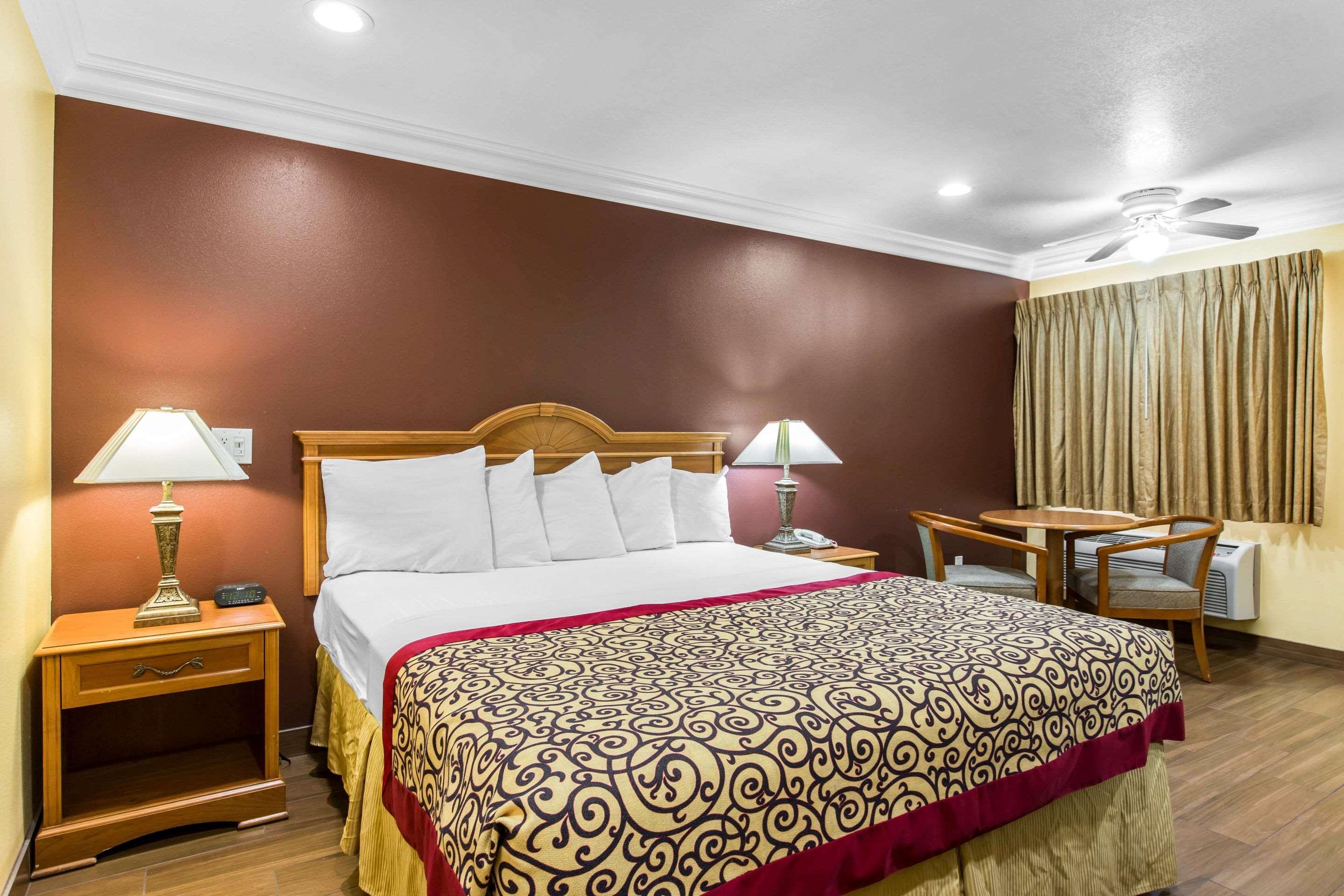 Rodeway Inn Cypress Ngoại thất bức ảnh