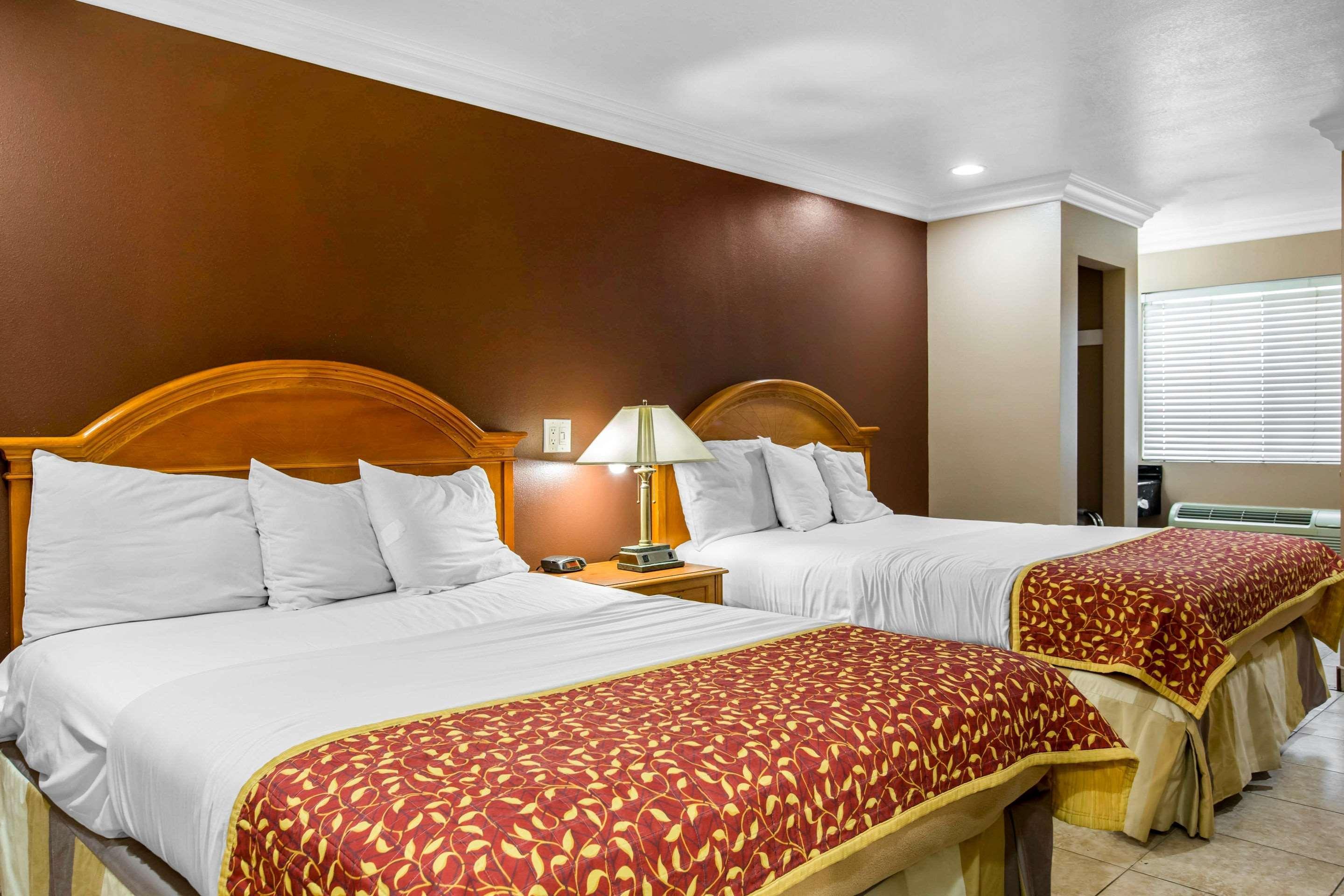 Rodeway Inn Cypress Ngoại thất bức ảnh